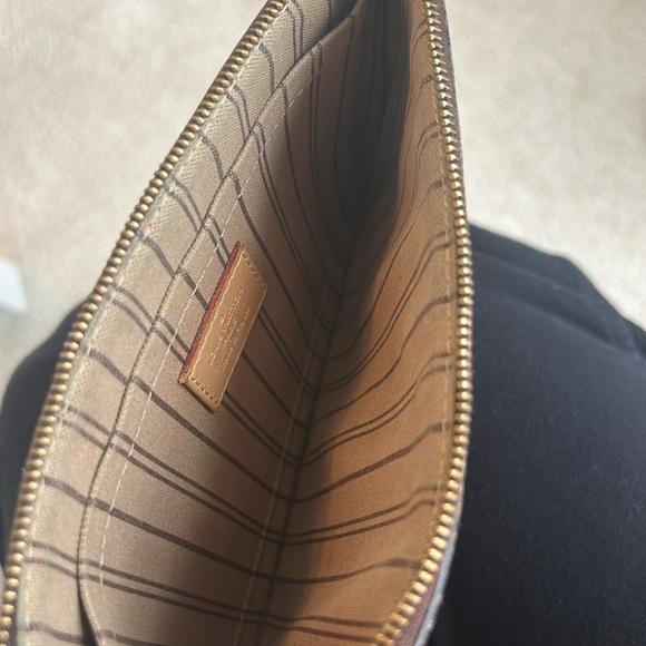 Louis Vuitton Neverfull pouch. - Picture 6 of 6